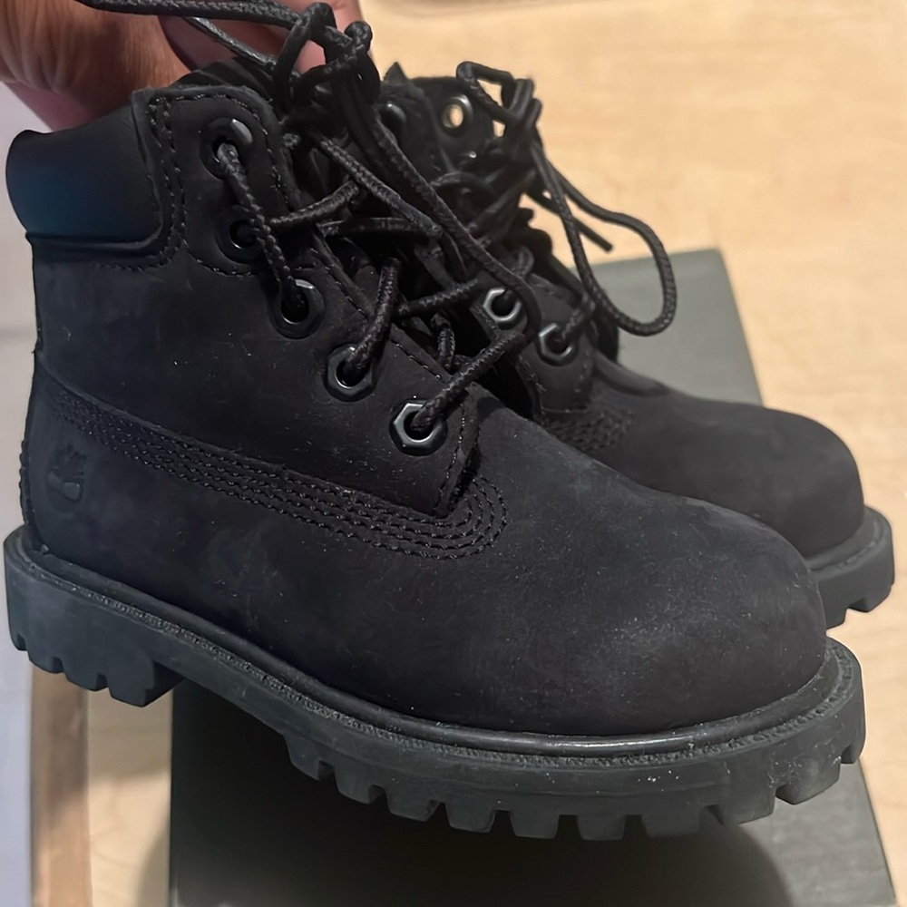 Black Timberland boots for toddler size 8.